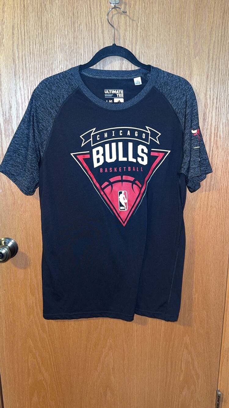Adidas Chicago Bulls Basketball Ultimate Tee Raglan Shirt Size Large